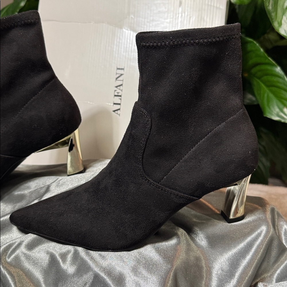 Alfani Bambey Pointed Toe Black Faux Suede Pull-On Ankle Boots - Women's 5M